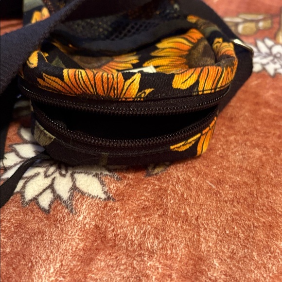 Lucy & Yak Sunflower Print Crossbody Bag - Picture 9 of 9